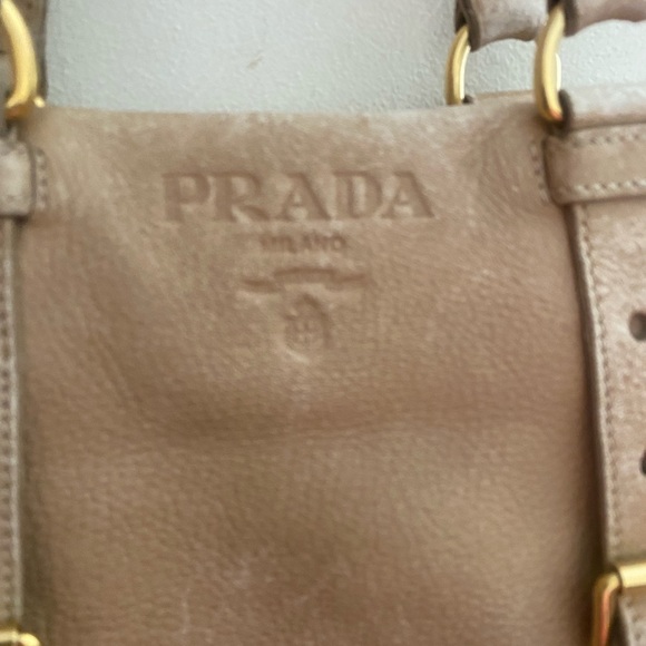 Prada leather bag! - Picture 2 of 14